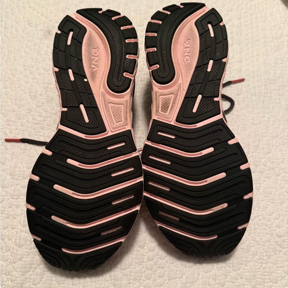 Brooks Women's Grey and Pink Athletic Shoes - Picture 2 of 7
